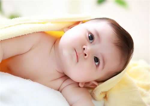 Tùy theo nguyên nhân môi trẻ sơ sinh bị tím mà sẽ có cách điều trị riêng